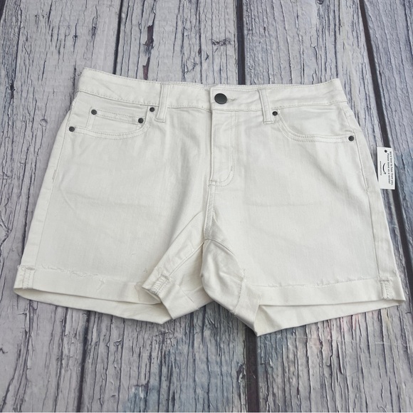 Daily Ritual Pants - Daily Ritual Women's White(Cream) Denim Turn-Cuff Shorts Size 27